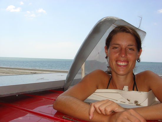 ..Lucy hat Durchblick!! Links unsere 120 W Solarzelle