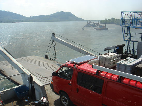 Superbus auf "hoher See" in Richtung Koh Lanta