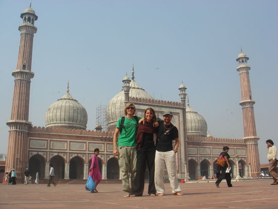 die grösste Moschee Indiens (kommt nicht ganz an die iranischen Wunderwerke ran) Jami Masjid. Die spannensten Sights in dieser Ecke sind meistens muslimisch