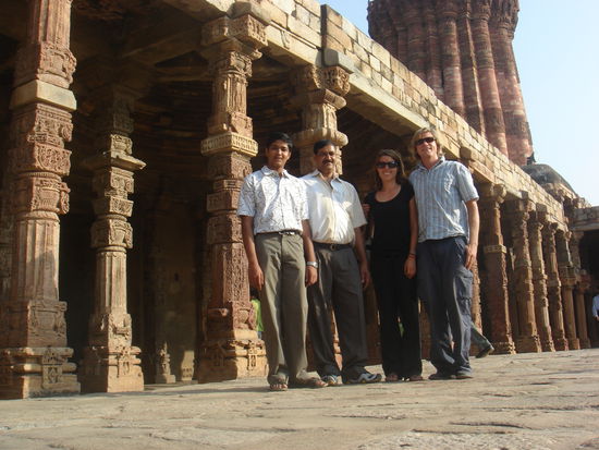 beim Mehrauli Archaeological Park - dem Urstein des Islams in Indien (wo heute übrigens mehr Muslims wohnen als in Pakistan / ca 12% der Bevölkerung)