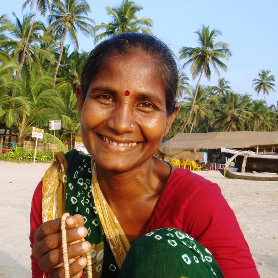Schmuckverkäuferin am Strand...so gefaellts Lucy...suennele und gaenggele.