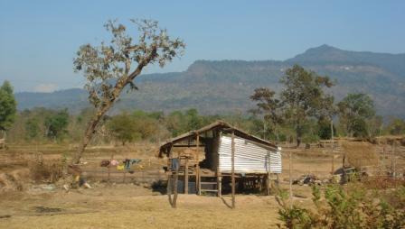 ...living in Laos...die Gebäude sind echt einfach..