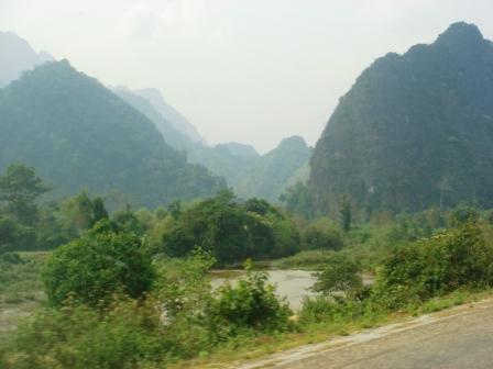 ..die Landschaft ist echt wunderschön un die Hügel erinnern an den Süden von China..