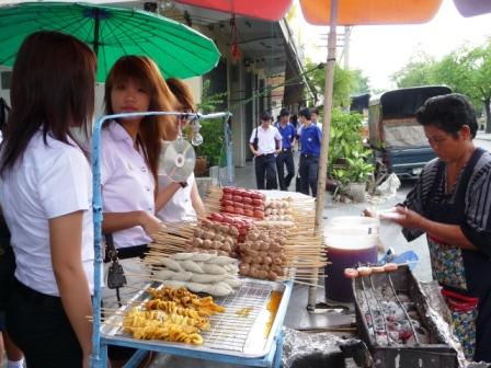 ..Take Away für Schüler..sind ne Grillernation die Thais..