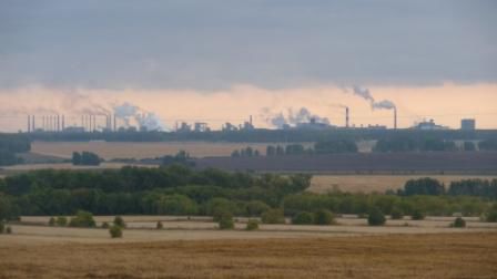 ...typisch russische Stadt, unschwer an jensten Fabriken zu erkennen....wir sind froh, dass wir nicht wissen, was hier alles für Gifte in die Umwelt gestossen werden...