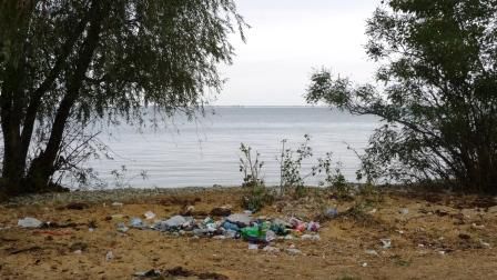....enorm schade, dass die Russen anscheinend versuchen, den Indern in der Disziplin „Abfall im ganzen Land in grösstmöglichen Mengen zu verteilen“ den Weltmeistertitel streitig zu machen...