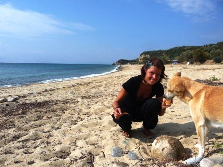 .....hier waren wir mal nicht ganz alleine...wir hatten gute Gesellschaft dank Zeus...unserem lieben Strandhund..den wir fast mitgenommen hätten...