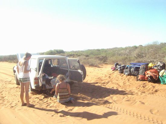 Ich steh nicht einfach nur so da rum, hab schon ewig am Wagenheber rungedreht und mich dabei echt verletzt.. 