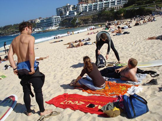 Bondi Beach und im Hintergrund der Bondi Icebergs Club...