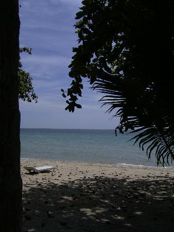 Die Aussicht aus unserer Hütte auf Koh Chang war allerdings traumhaft (schade, dass man nicht die Bob Marley Musik im Hintergrund einblenden kann, dann wäre es "lebensechter").