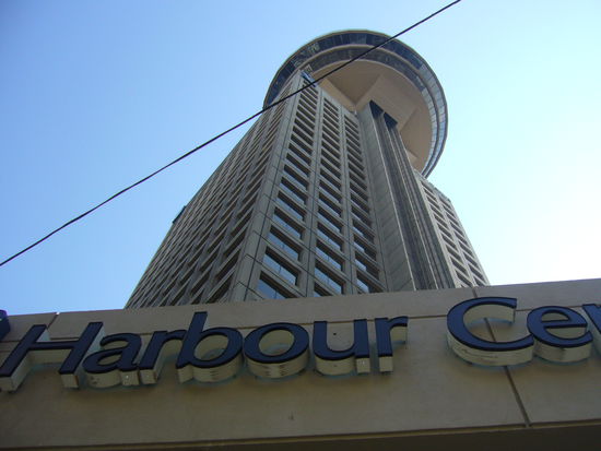 Harbour Centre,von dem aus man, wenn man es denn bezahlen kann,einen wunderschoenen Blick ueber Vancouver hat