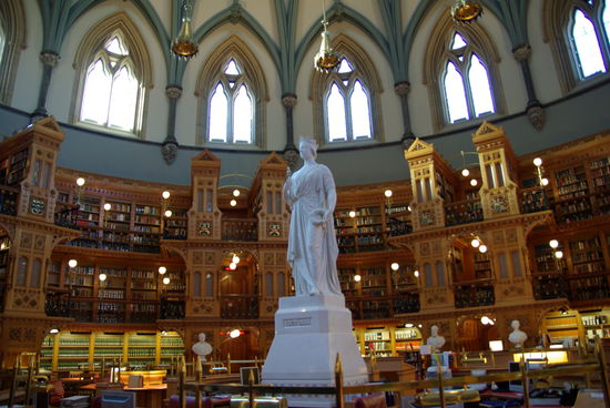 Bibilothek im Inneren aus dem 18.Jhdrt