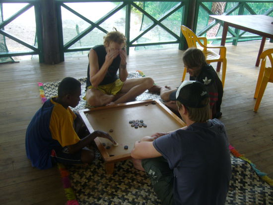 Spiele mit den Dorfkindern