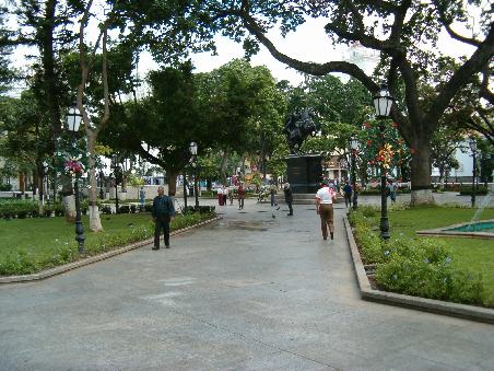 Plaza Bolivar mit Simón Bolívar Statue