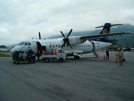 Unser Flugzeug nach der Landung in Merida (ATR 72, Santa Barbara Air)