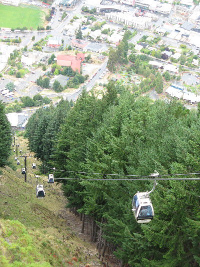 mit der Gondel rauf auf Bob´s Peak