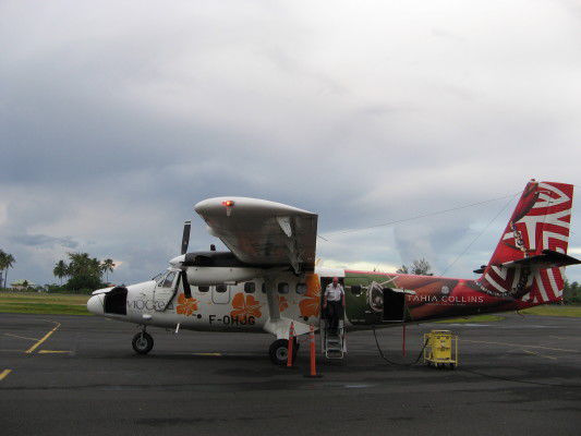 unser Flieger nach Moorea