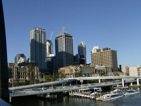 Blick von der Victoria Bridge (ueber dem Brisbane River)