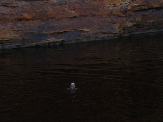 Erfrischung im Waserloch im Garden Eden