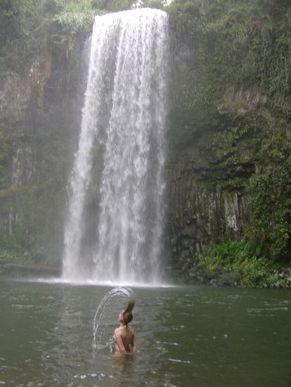Hier hat Peter Andre sein Mysterious Girl-Video gedreht... da Flip ich doch gleich mal mein Haar 
