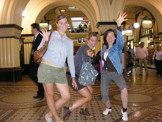 Shopping im QVB in Sydney