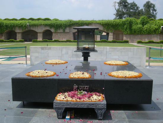 Unsere Oase in Delhi, ein ruhiger Park mit Altar, Musik und....