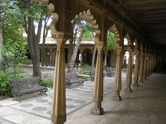 Im Garten des City Palace...