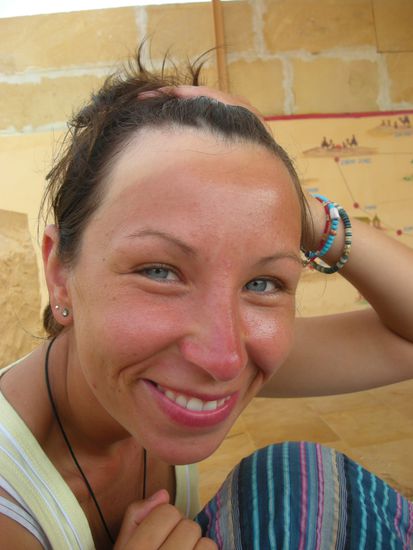 des kommt davon wenn man in der Wüste keinen Spiegel hat und net sehen kann wo des Tuch hängt...*hüstel*