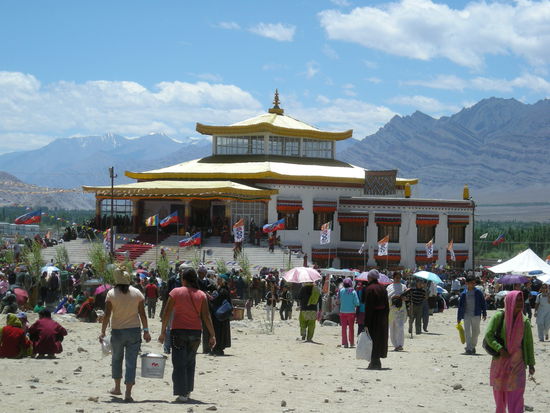 Der Tempel auf dem Shey-Festival... mitten im Himalaya...