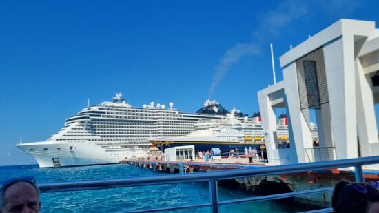 Größenvergleich: MSC Seascape zu Disney Magic....