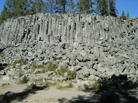 Sheepeat Cliffs