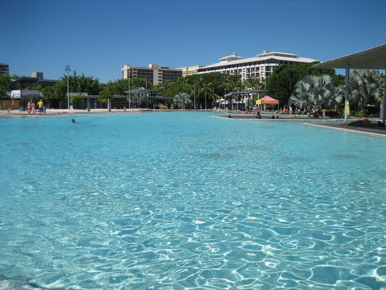 Schwimmbad an der Esplanade