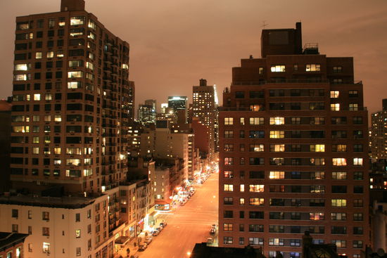 Manhatten bei Nacht von der Dachterrasse unseres Hotels aus