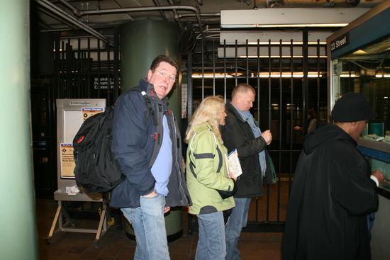 "Die Verbrecher" - Erwischt!
U-Bahn-Fahren in N.Y. ist ein Abenteuer!