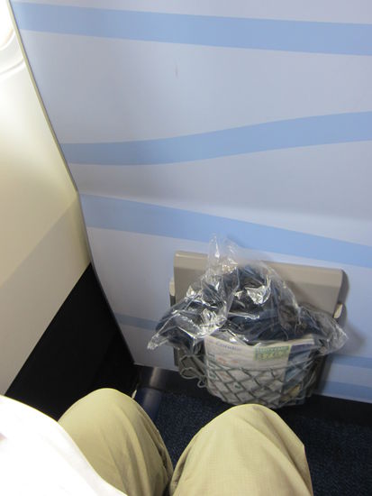 Viel Platz in der Premium Economy - war auch teuer genug....