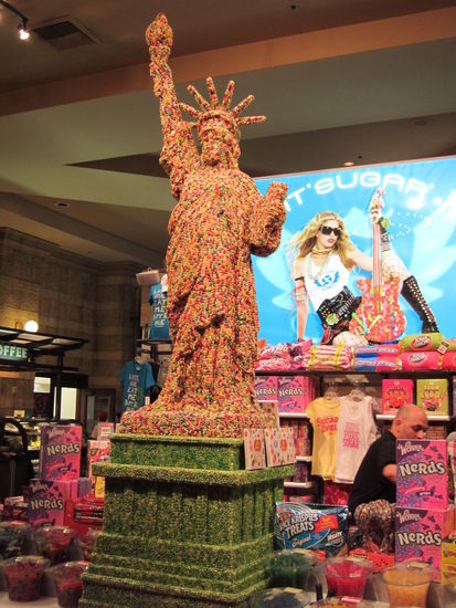 Die ist aus Süßigkeiten...!