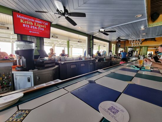 Strandbar mit Livemusik