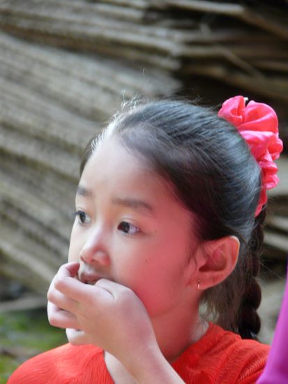 Kleine Künstlerin im Mekong-Delta