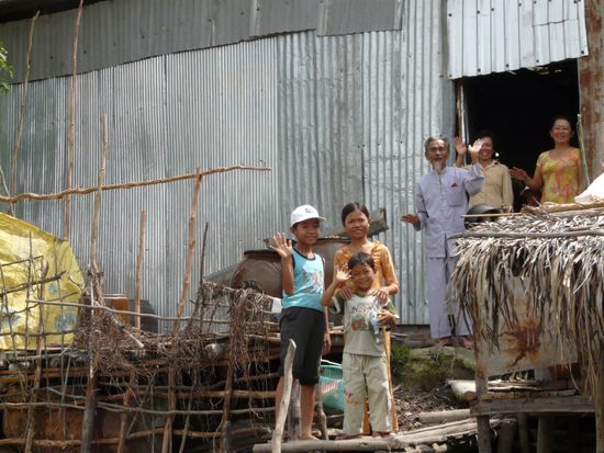 Abschied von Khas Familie