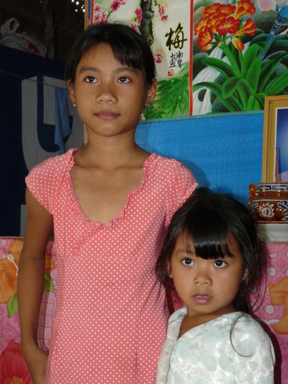 Linh mit ihrer kleinen Schwester