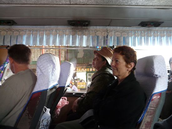 Im VIP-Bus nach Luang Prabang