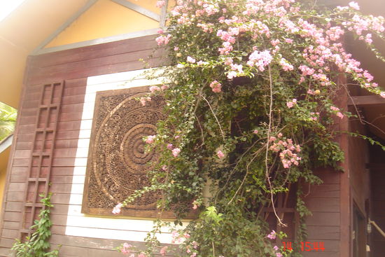 Das ist das Chalet von außen. Wen es interssiert: Majang Sari im Nirwana Resort.