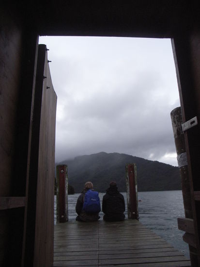 Queen charlotte Track-
Fuesse kuehlen... brauchten wir bei dem Wetter nicht.