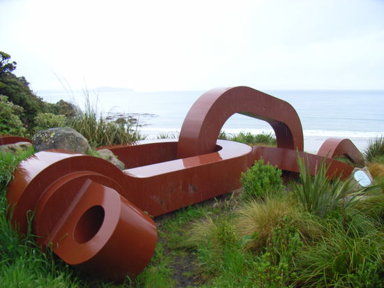 Stewart Island haben sie lieber festgemacht sonst schwimmt die wohl weg?!