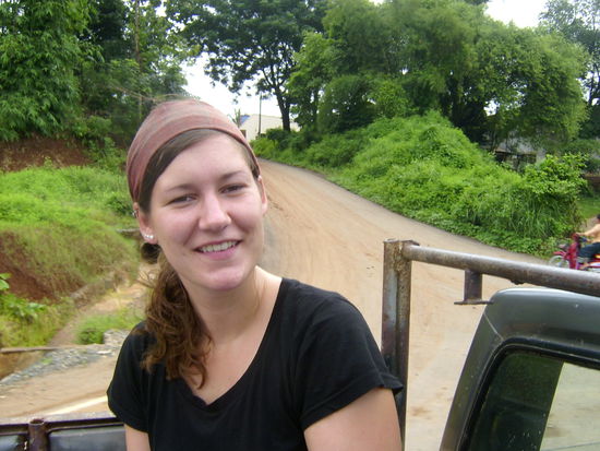 Fahrt auf dem Pick Up zum Speedboot