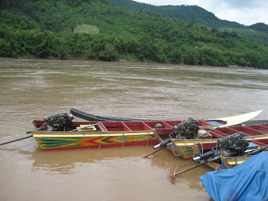 Das "Speedboot" (und das Ding mit sechs Leuten...???)