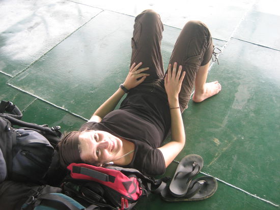 Sarah beim chillen auf der Faehre
