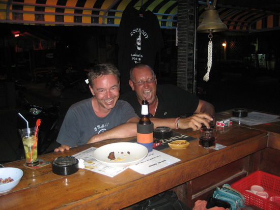 Peter und Pit lachen uns aus...