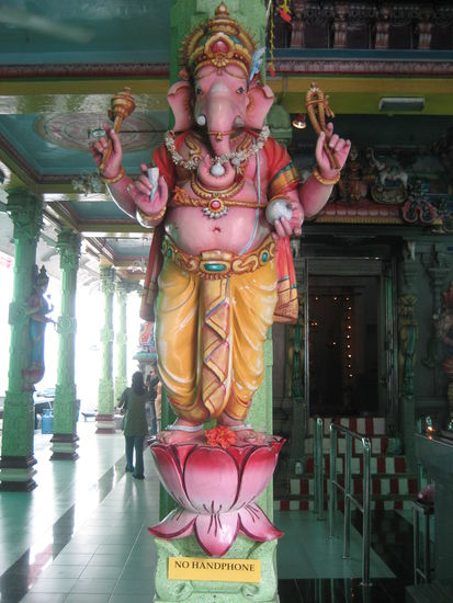 Goetterstatue im indischen Tempel