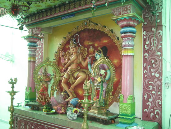 Goetterstatue im indischen Tempel